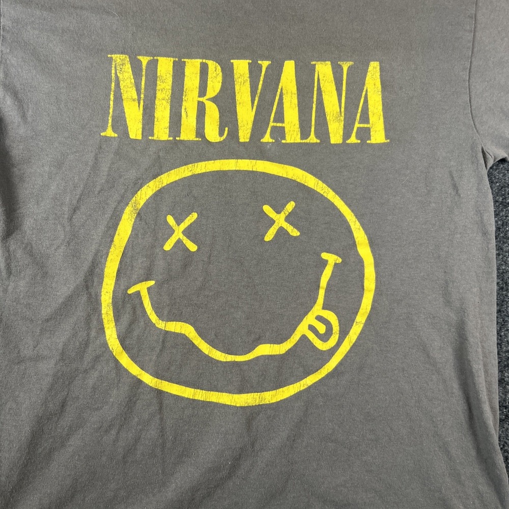 mens nirvana t-shirt M stoner‎ happy face Gray